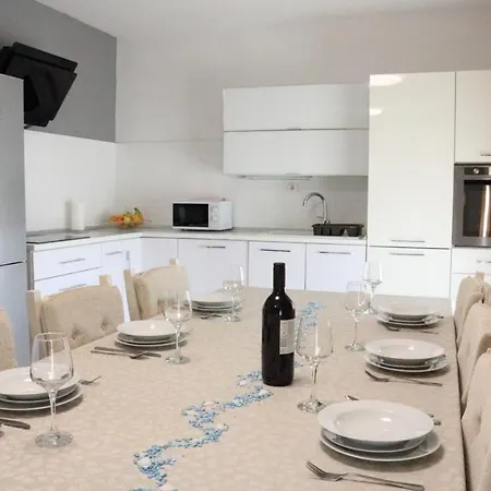 Apartment Lucija